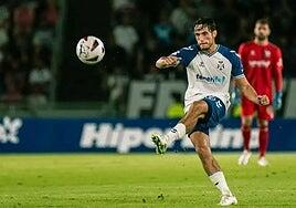 La UD Las Palmas llega tarde por Álex Corredera: el Sporting de Gijón amarra al medio