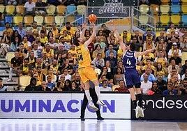 John Shurna se asoma al mercado ante las dudas del Dreamland Gran Canaria