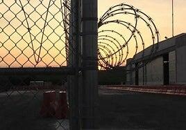 Trump planea enviar a Guantánamo a cientos de inmigrantes europeos sin papeles