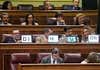 La tensión se trasladó al Congreso con gritos de «dimisión» dirigidos al PSOE