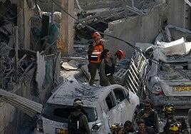 Al menos ocho muertos y un centenar de heridos en un nuevo ataque de Irán contra Israel