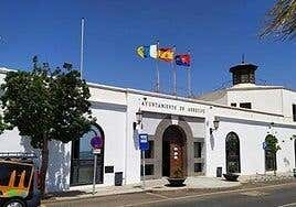 Arrecife retoma el concurso destinado a la limpieza de edificios y cementerio