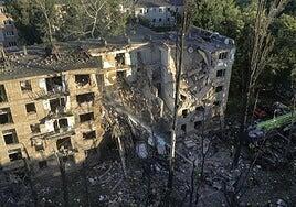 Bombardeos rusos causan una decena de muertos en la región de Kiev