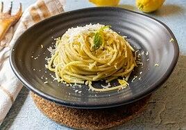 Pasta al limón en 10 minutos: cremosa, fresca y sin nata