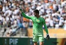 Courtois, ángel de la guarda de un Madrid en busca de identidad