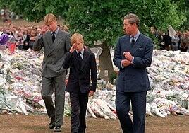 El príncipe Harry busca un acercamiento con su padre y con su hermano con un inesperado gesto