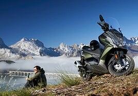 Kymco renueva su DTX 350, un potente scooter Adventure, con más confort y eficiencia