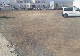 El Cabildo aprueba evitar la gasolinera en Naos y darle uso educativo al solar