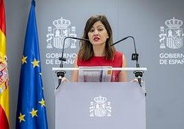 Rego prevé comenzar a trasladar menores migrantes a la península en agosto pese al rechazo del PP