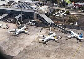 La baja visibilidad en el Aeropuerto Tenerife Norte obliga al desvío de nueve vuelos
