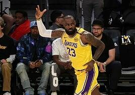 LeBron James sella su continuidad en los Lakers y romperá otra barrera