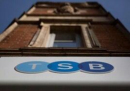 Sabadell convoca a su consejo para la venta de TSB: Santander ofrece 2.690 millones