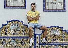 La UD Las Palmas ya presume de su nueva camiseta oficial para la nueva temporada
