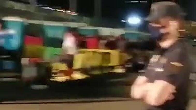 El encuentro de Sarah Bettache y su hermano en Muelle de Arguineguín