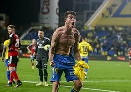 Una delantera con el ascenso en las botas: Marc, Mata, Sandro y Kaba