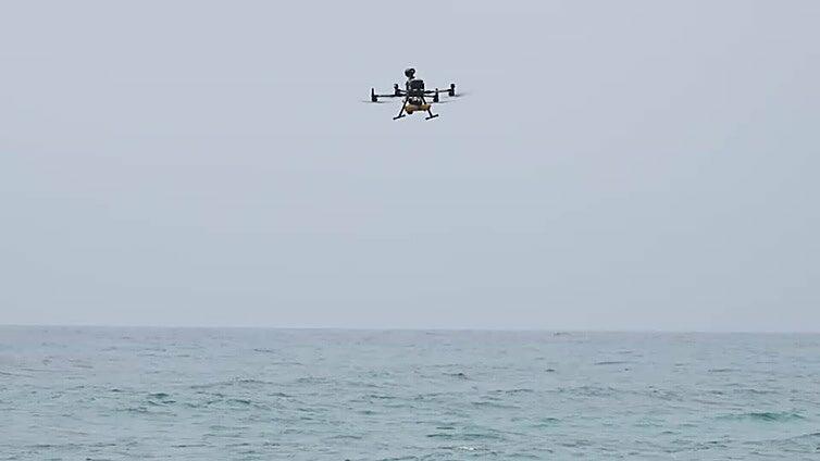 El Gobierno de Canarias presenta en La Oliva un proyecto de rescate en playas con drones