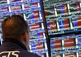 Las Bolsas reviven la tensión arancelaria y el dólar acelera su declive