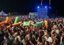 Kiko Veneno, Muchachito, Tomasito y Los Delinquentes prenden la mecha del Fuerteventura en Música