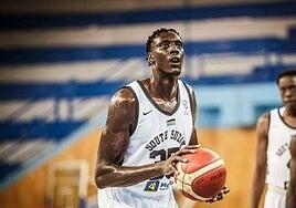 Kur Kuath llega con «energía» y promete «no parar nunca»