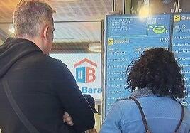 La niebla y el viento en Los Rodeos siembran el caos aéreo en Canarias