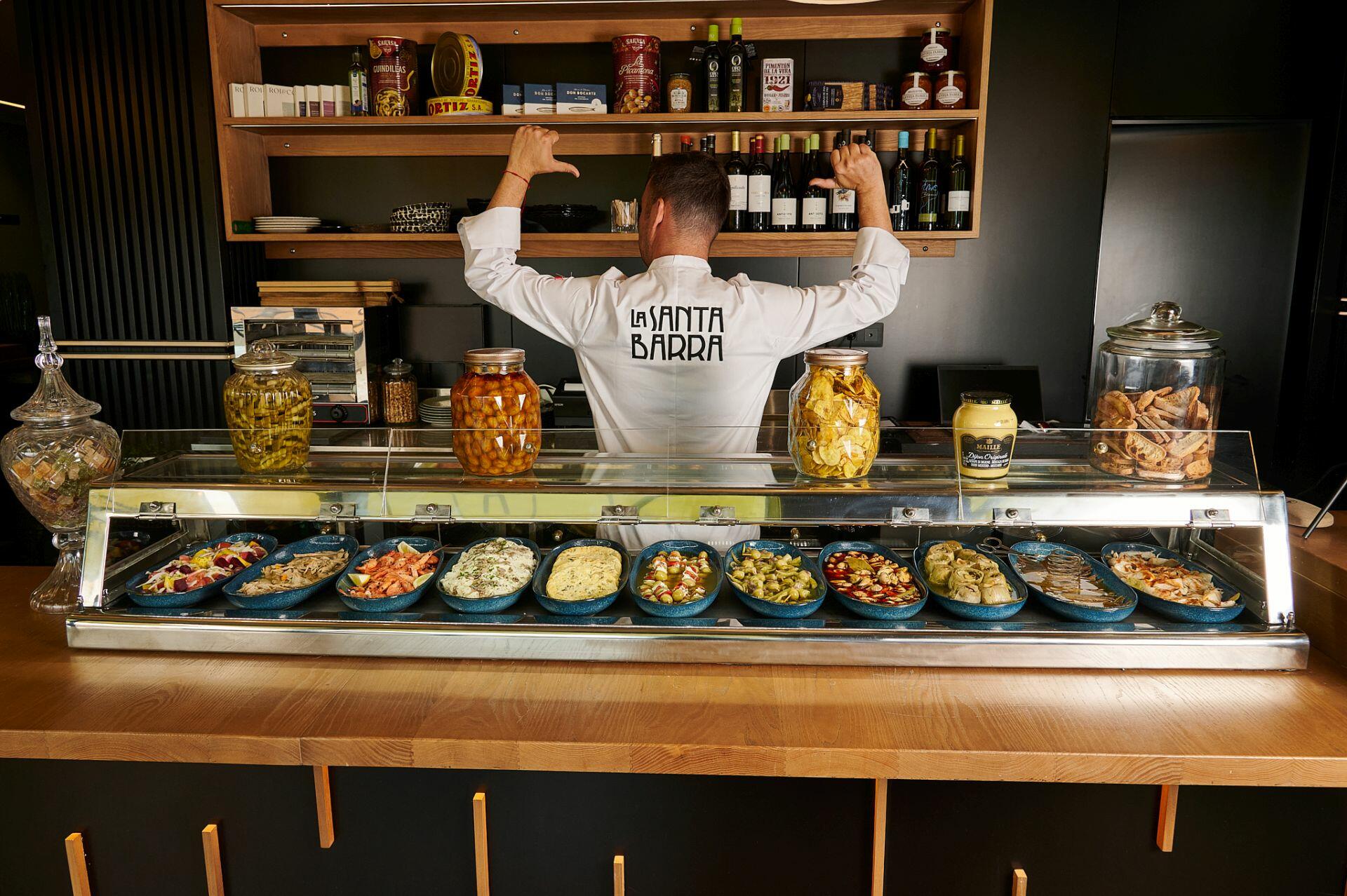 La Santa Barra: un altar gastronómico en el Hotel Puerto de la Luz
