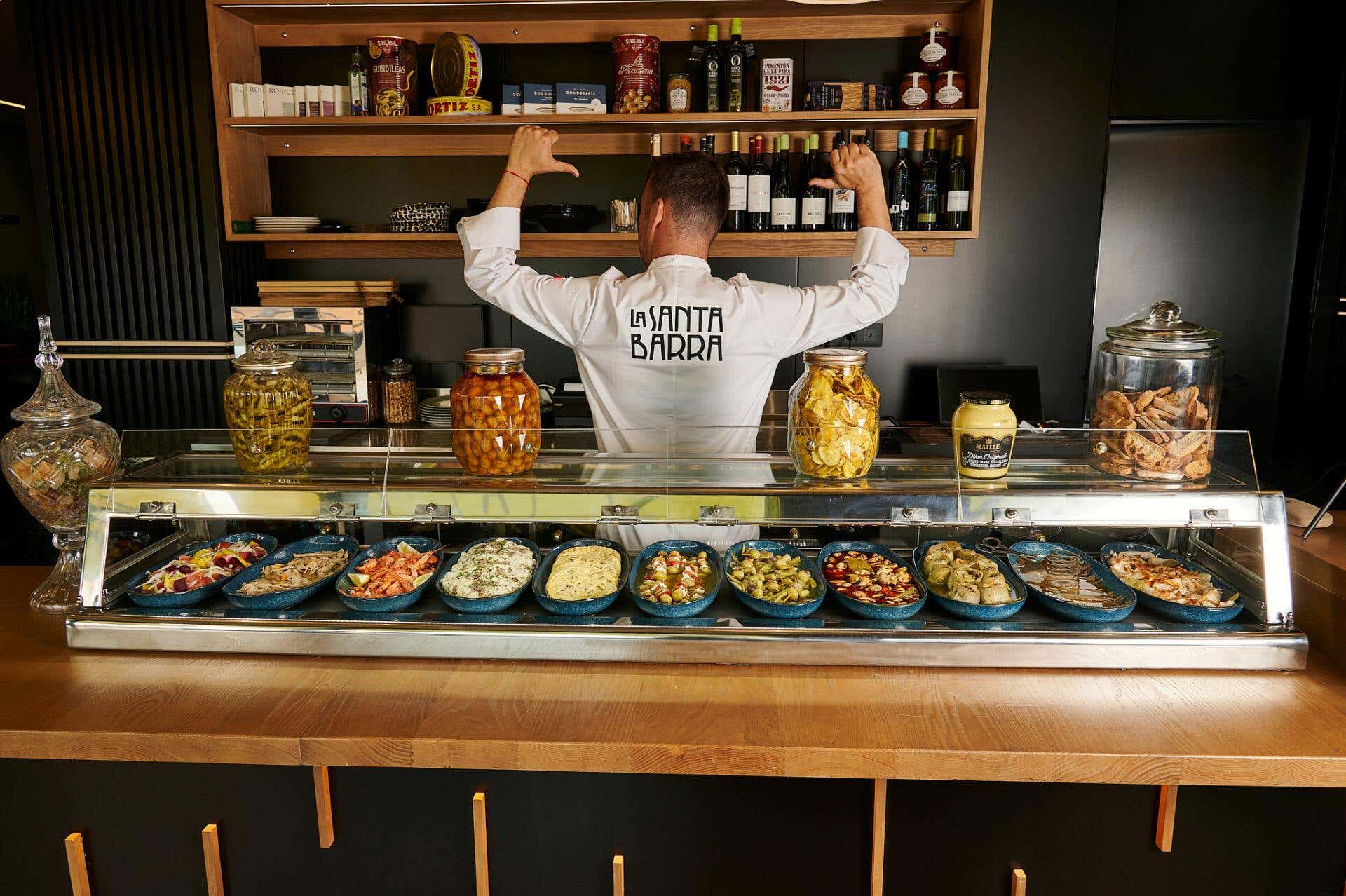 La Santa Barra: un altar gastronómico en el Hotel Puerto de la Luz