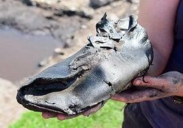 Descubren zapatos romanos gigantes de hace 2.000 años en Inglaterra