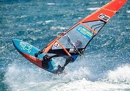 El relevo generacional se reta en una jornada marcada por la falta de viento