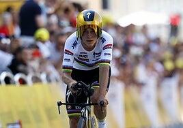 Evenepoel vuela y Pogacar ya es líder