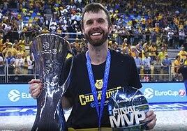 El adiós de una leyenda: John Shurna deja un legado imborrable en el CB Gran Canaria
