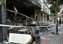 Incendio en un edificio en Las Palmas de Gran Canaria: «¿Dónde está el Ayuntamiento para que nos ayude?»