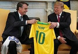 Trump chantajea a Brasil con un 50% de aranceles para que acabe con el juicio a Bolsonaro