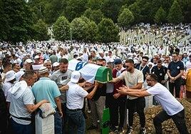 Las heridas abiertas de la matanza de Srebrenica sangran en Gaza y Ucrania