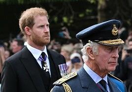 Asesores de Carlos III y del príncipe Harry se reúnen en secreto en el primer paso para la reconciliación familiar