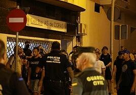 La paliza de tres desconocidos que incendió a todo un pueblo