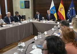 Canarias inicia con empresarios y sindicatos el camino para mejorar la productividad