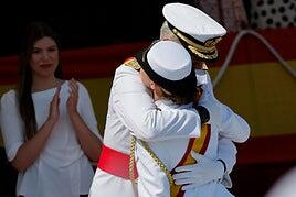 El Rey impone a la princesa Leonor la Gran Cruz del Mérito Naval
