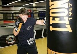 Davinia Pérez se cae de la velada en la que aspiraba al Nacional de súpermosca