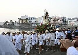 La Virgen del Carmen recorre Arguineguín y Playa de Mogán arropada de fervor marinero