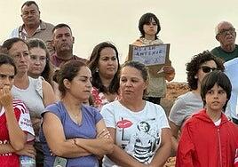 La protesta contra la antena pasa a las puertas del Ayuntamiento de Antigua