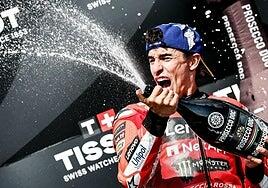 Marc Márquez suma otro doblete en Brno y se queda sin rivales