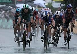 Milan gana en un día peligroso