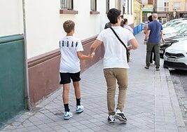 Las cuatro horas de presión del hijo de menor de Juana Rivas en el punto de encuentro familiar