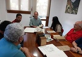 Agüimes acoge el valioso legado bibliográfico del maestro Juan Méndez Castro