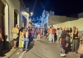 La Rama, un regalo: Paco Arana viste Agaete de ternura, reciclaje y solidaridad