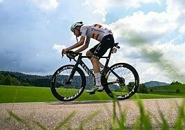 La desgracia de Iván Romeo bajo la lluvia