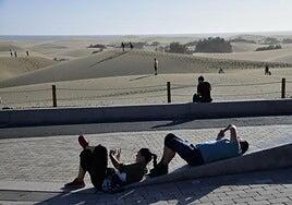 El paseo de Maspalomas contará con 41 papeleras compactadoras inteligentes