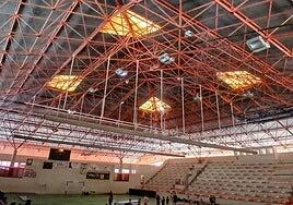 San Bartolomé de Tirajana repara e impermeabiliza el techo del pabellón de San Fernando