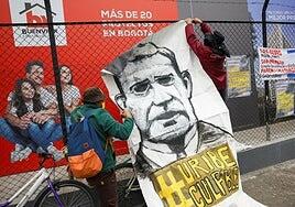 La jueza avala varias pruebas que relacionan al expresidente Álvaro Uribe con grupos paramilitares