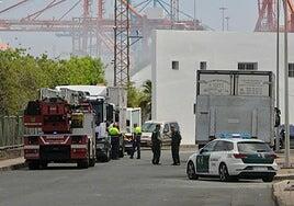 Arde una nave de gestión de residuos en el Puerto de Las Palmas